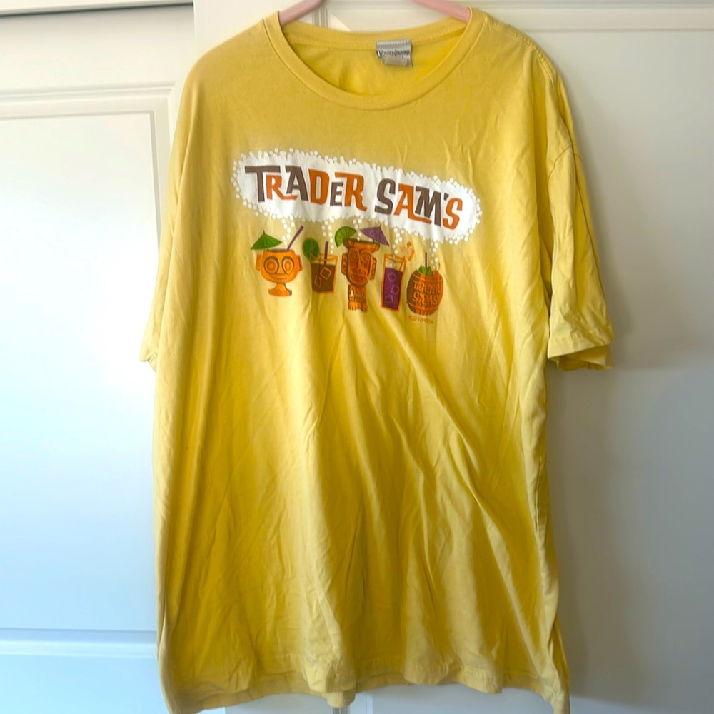 Disney parks wonderland gallery mens trader sams tshirt xxl
